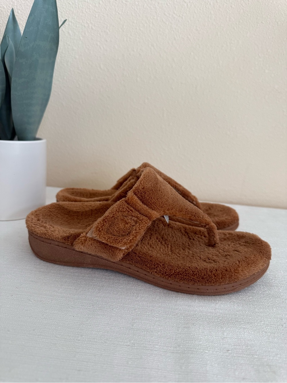 VIONIC Forever Brown Plush Thong Sandals - Cozy Fuzzy Slip-On